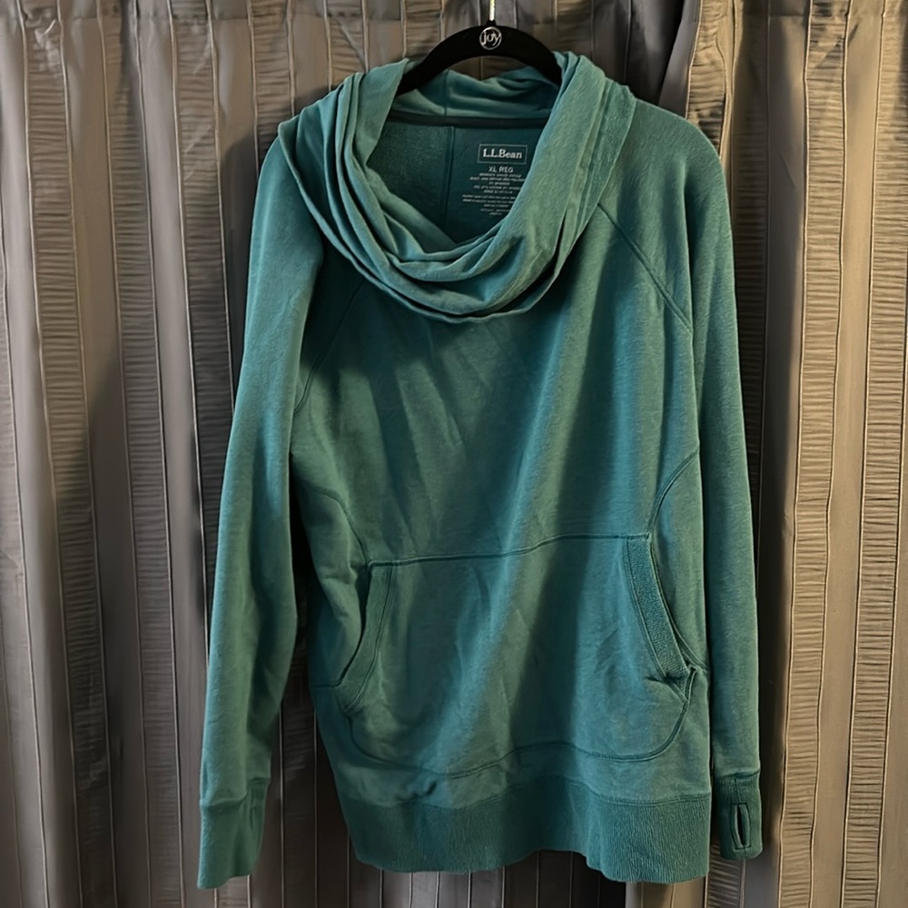 Women’s LL Bean XL sweatshirt